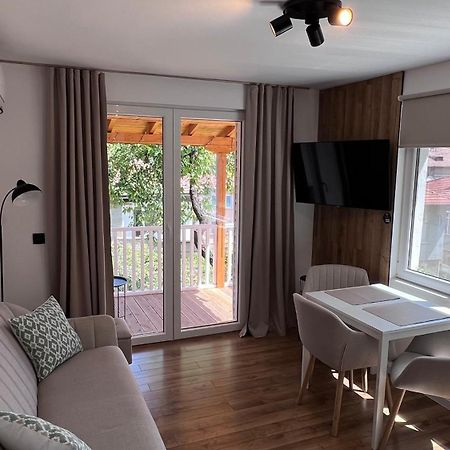 Black Cat Apartment Veliko Tarnovo Exterior photo