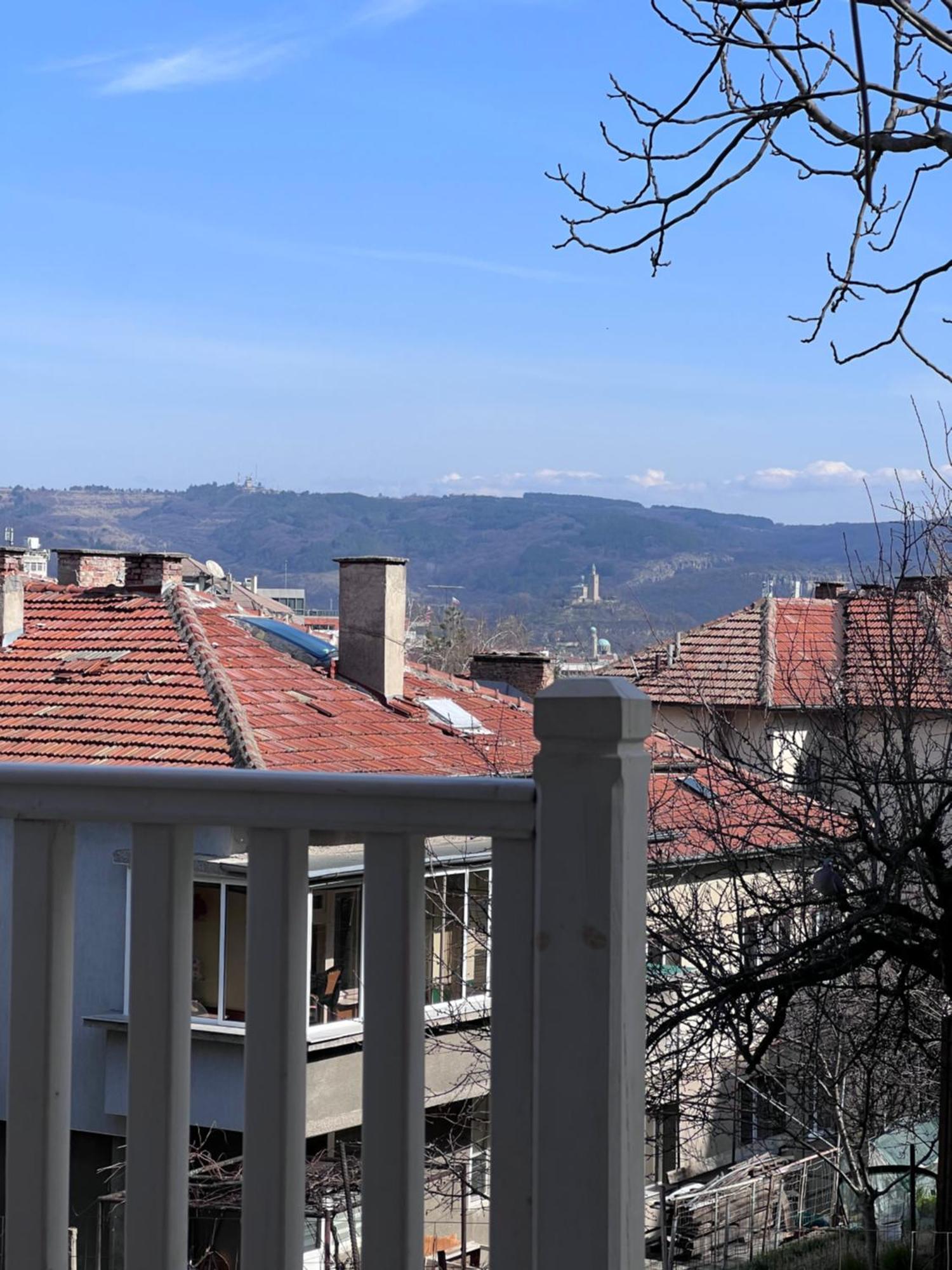 Black Cat Apartment Veliko Tarnovo Exterior photo