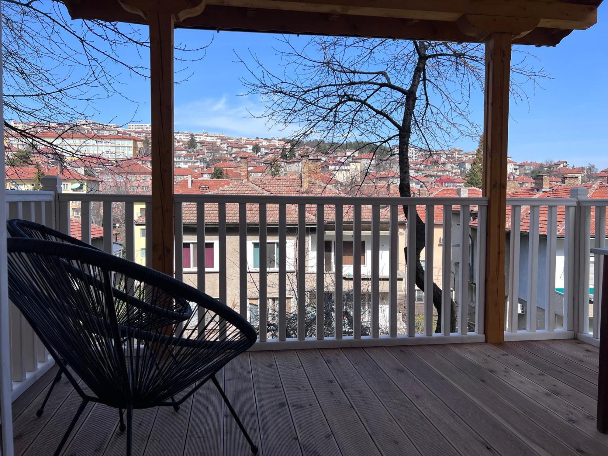 Black Cat Apartment Veliko Tarnovo Exterior photo